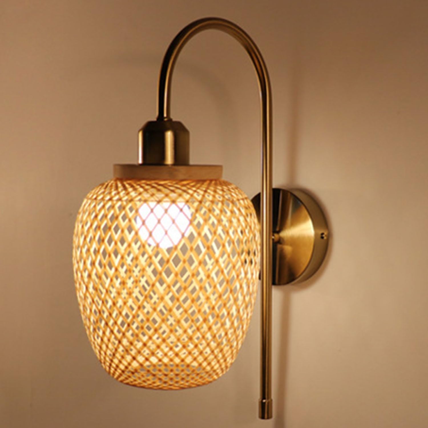 Rattan Wall Lamps Boho Vintage Farmhouse Wall Lamp Wall Sconces Hand-Woven Bamboo E27 Decorative Wall Light Indoor Gold Wall Lighting Fixture For Bedroom Study Room Office