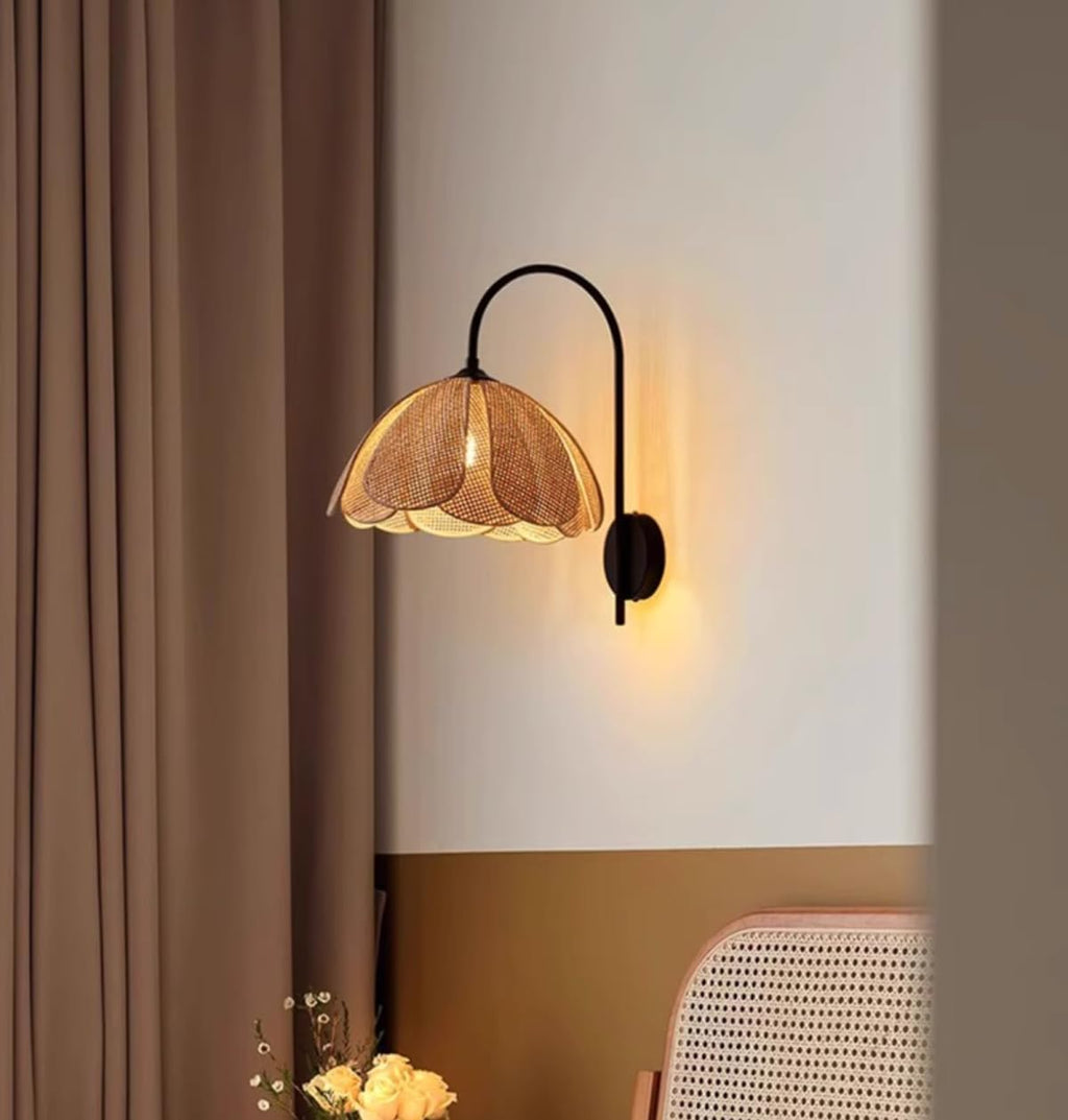 Creative Petal-Shaped Wall Light Rattan Woven Wall Lamp Pastoral Style Bedside Lamp Decorative Wall Lighting Fixture for for Bedroom,Hotel